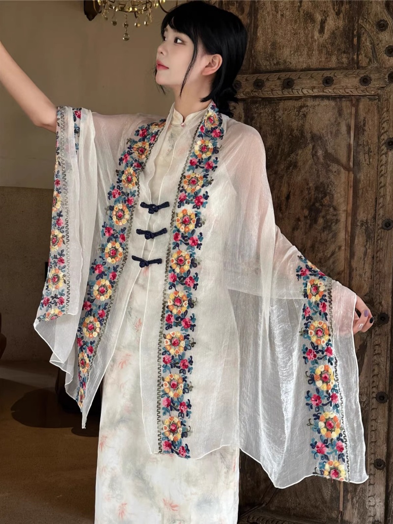2025 Summer New Flower Embroid - огляд і ціна Ethnic Fashion Photography